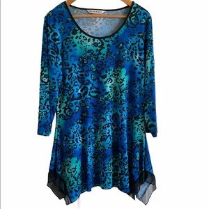 💥2/$30 Bianca Nygard Animal Print Top SzM Like New!
